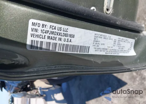 2020 Jeep Cherokee Limited 4X4 from USA, damaged, VIN 1C4PJMDXXLD651658